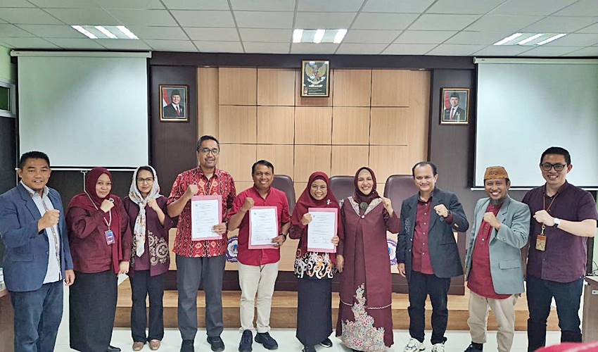 Tiga Kajur Fakultas Sastra dan Bahasa UNG Tandatangani Kontrak Kinerja