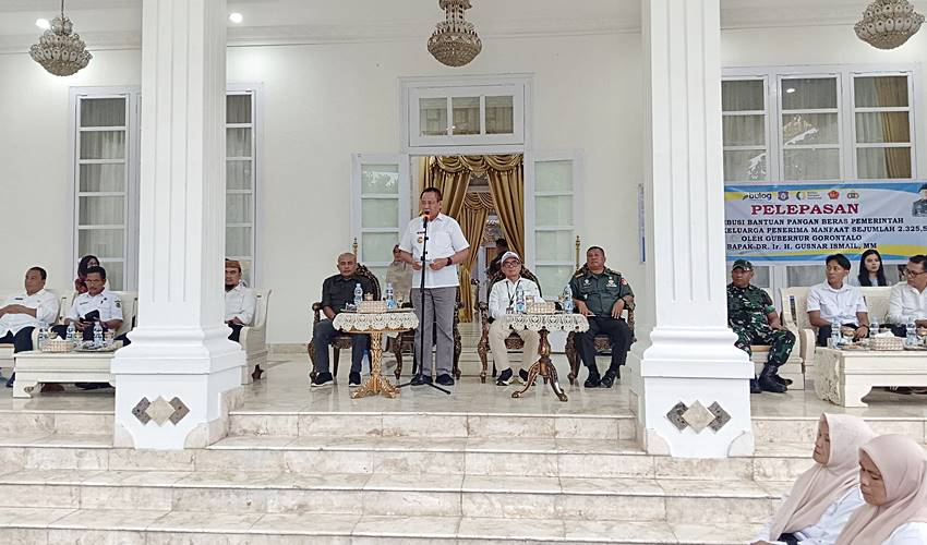 Bantuan Pangan Beras untuk 116.276 KPM Mulai Didistribusi, Gusnar_ Tiap KK Terima 20 Kg