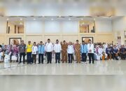 Gubernur Gusnar Sambut Kepulangan 393 Jemaah Haji Kloter 28