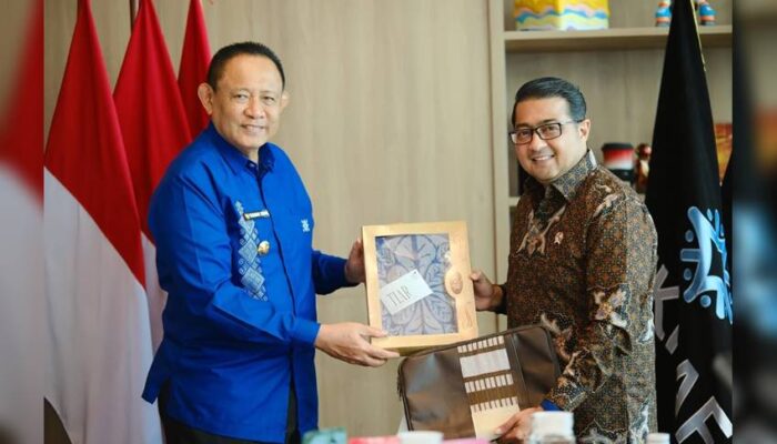 Menteri Ekraf Siap Dukung Pengembangan Industri Karawo dan Upiya Karanji