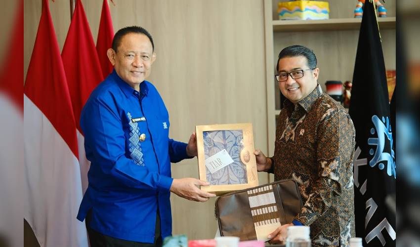 Menteri Ekraf Siap Dukung Pengembangan Industri Karawo dan Upiya Karanji