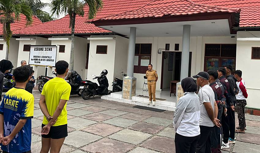 Kadispora Gorontalo Lepas Atlet SPOBDA ke Kejurnas Atletik di Jawa Tengah