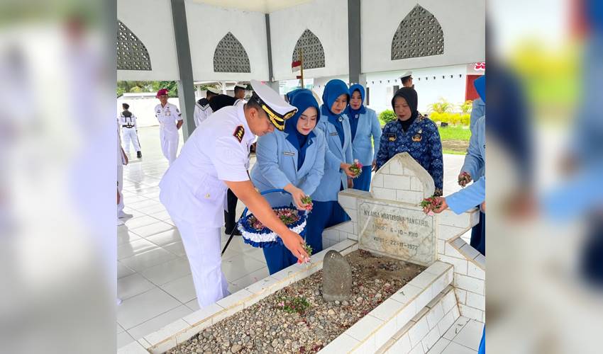 Peringati HUT ke-79 Jalasenastri, Lanal Gorontalo Gelar Ziarah di TMP Nani Wartabone