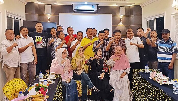 Seluruh Pimpinan Kecamatan Golkar Kabgor Sowan ke Iskandar Mangopa Jelang Musda