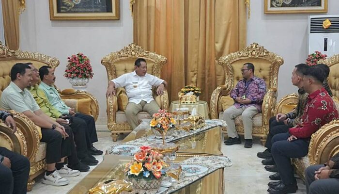 Audiensi dengan Pertamina, Gubernur Bahas Penyaluran Solar For Atasi Antrian di SPBU