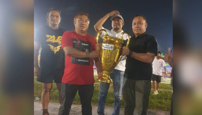 Kadispora Provinsi Gorontalo Tutup Turnamen Sepak Bola U-40 KNPI Tapa