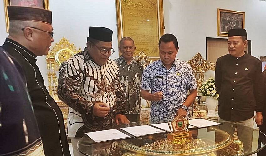 Pemprov dan Pemkab Gorontalo Teken MoU Soal Pinjam Pakai Lapangan Golf Yosonegoro