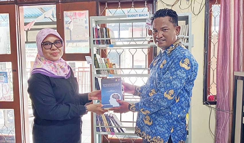 Perpustakaan Mini Biawao Skuad dapat Bantuan Buku dari Aleg Deprov Femmy Udoki