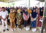 Serahkan Bantuan Pangan di Ponelo, Wagub Idah Ingatkan Pencegahan Nikah Usia Dini