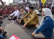 Temui Masa Aksi Demonstran di Bundaran HI, Gusnar-Idah Penuhi Janji