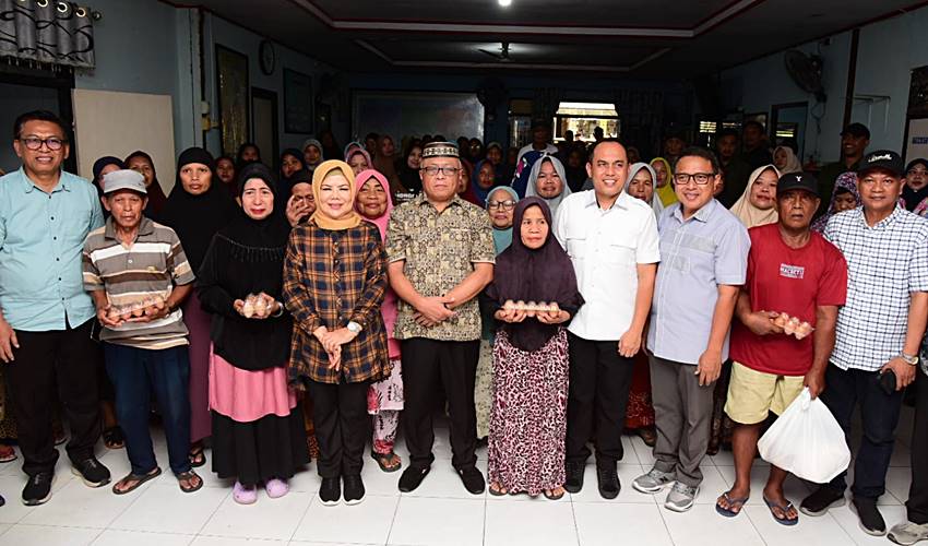 Wagub Idah Salurkan Bantuan Pangan ke Warga Desa Ulapato A dan Mongolato