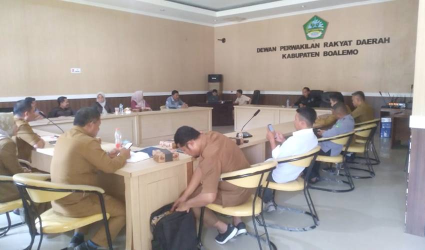 Suasana RDP antara Komisi I DPRD Boalemo dengan BKPSDM dan BPKPD.