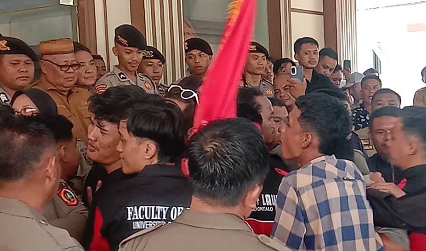 Demo di Kantor Bupati dan DPRD Gorut, Aliansi Mahardika Pertanyakan Penanganan Sejumlah Permasalahan Daerah