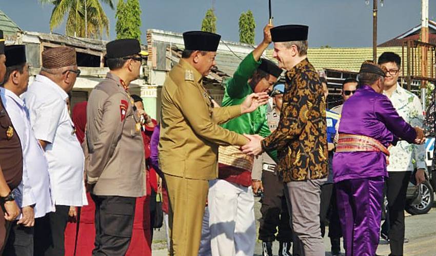 Dihadapan Dubes Australia yang Berkunjung ke Gorontalo, Gusnar Paparkan Kemajuan Daerah