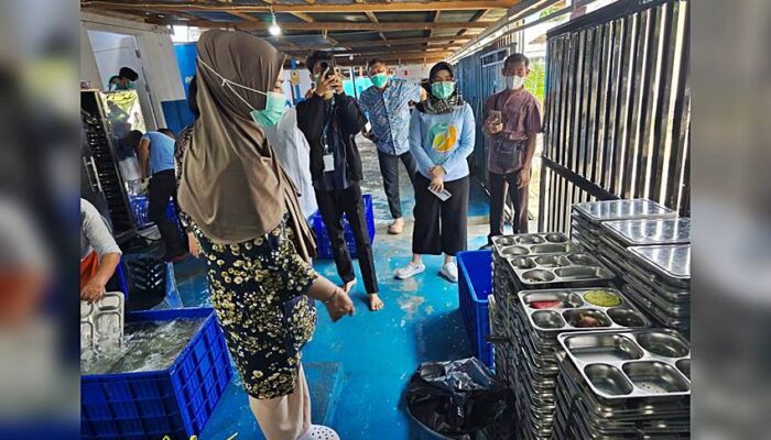 Kembali Sidak Dapur SPPG, Wagub Idah Tekankan Aspek Kebersihan Food Tray MBG