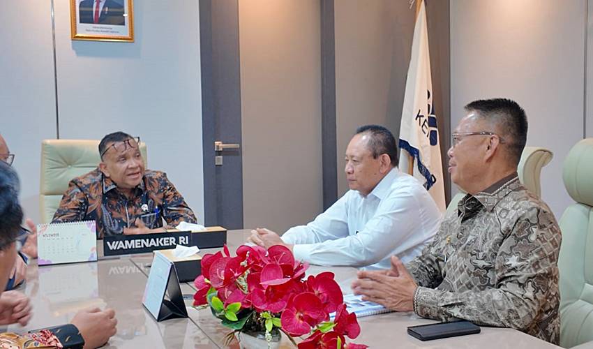 Temui Wamenaker, Gubernur Gusnar Usul Kelanjutan BLK