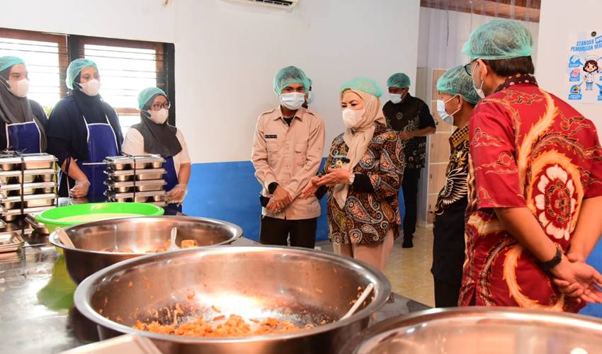 Wagub Idah Pastikan Program MBG di Gorontalo Berjalan Sukses