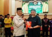 Wakaf 2.500 Al-Qur’an dari BWA, Ismail Madjid: Menunjang Visi Misi Pemkot