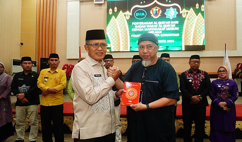 Wakaf 2.500 Al-Qur'an dari BWA, Ismail Madjid_ Menunjang Visi Misi Pemkot