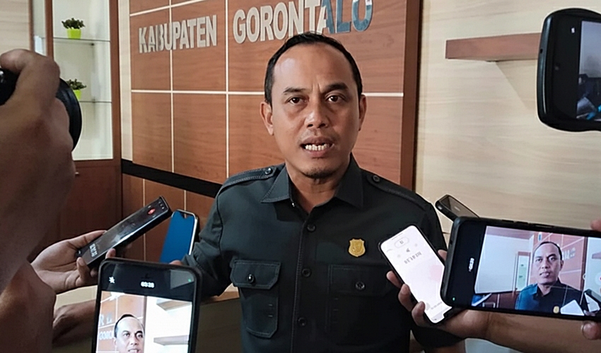 Zulfikar Pastikan, Aspirasi Rakyat Ditindak Lanjuti DPRD Kabgor - Ketua DPRD Kabgor Ajak Warga Sukseskan Tradisi Ketupat 2026 dengan Aman dan Kondusif