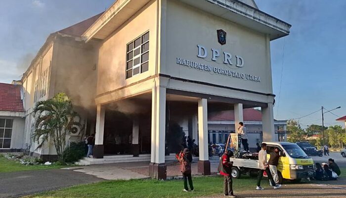 DPRD Gorut Kembali Digeruduk Pendemo, Minta Ketua Komisi III Diproses Etik