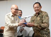 Gubernur Gusnar Temui Komisaris Garuda Indonesia, Bahas Transportasi Peserta PENAS