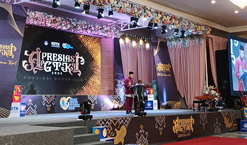 Gusnar Ingatkan Guru Bijak Hadapi Perubahan Dunia Pendidikan