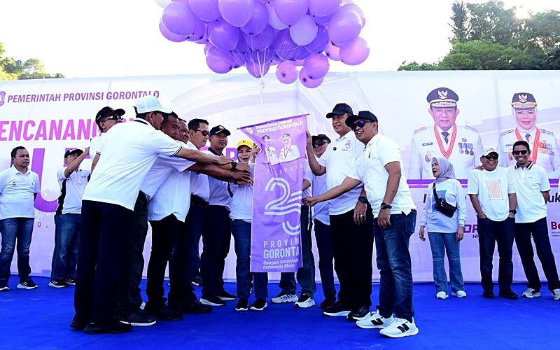 Penanaman Pohon Hias Warnai Pencanangan HUT ke-25 Provinsi Gorontalo