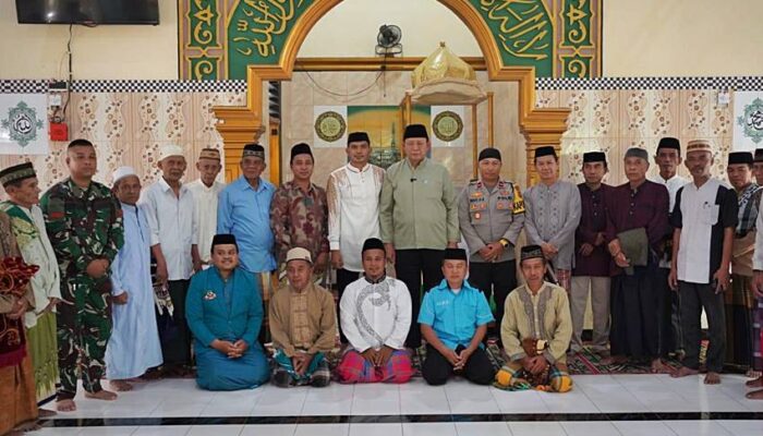 Safari Jumat Gubernur Gusnar di Botupingge: Salurkan Bantuan Hingga Serap Aspirasi