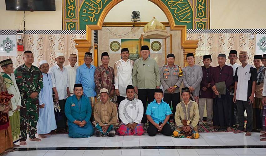Safari Jumat Gubernur Gusnar di Botupingge_ Salurkan Bantuan Hingga Serap Aspirasi