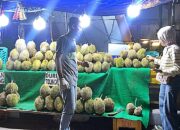 Baru Segelintir Jualan, Lapak Durian Milik Pemuda Asal Bitung jadi ‘Primadona’