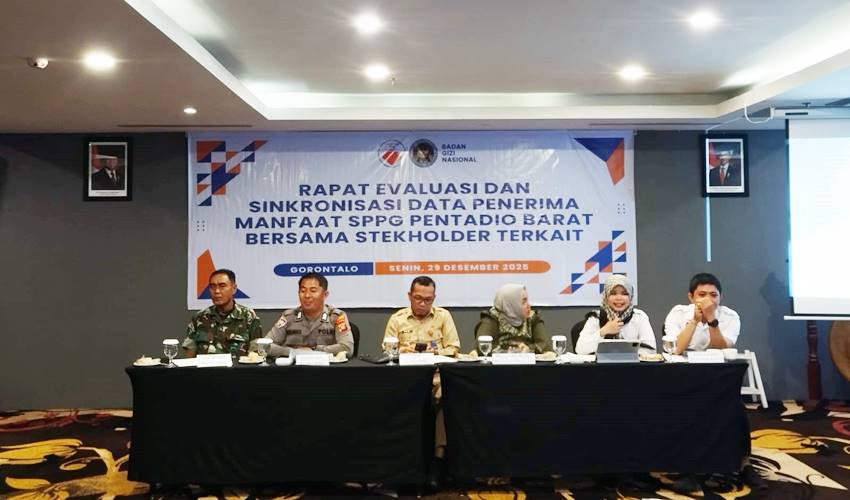 Suasana rapat evaluasi dan sinkronisasi data penerima manfaat SPPG Pentadio Barat.