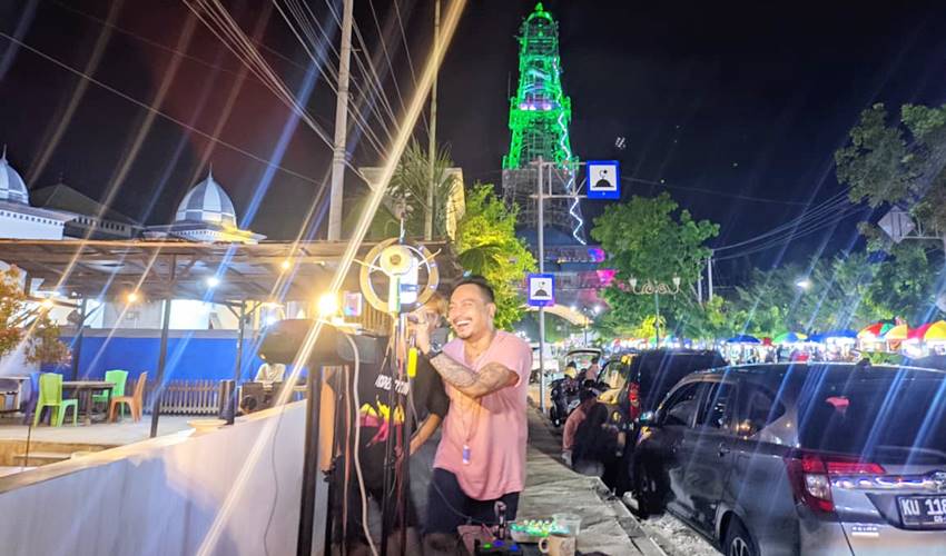 Konten kreator asal Limboto, Viky tengah live streaming di TikTok.