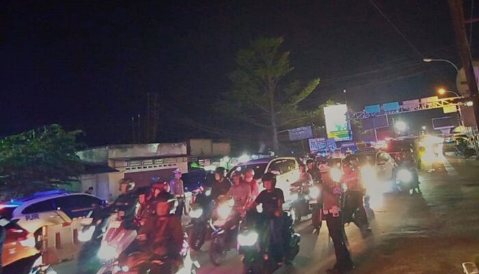 Malam Natal, Arus Lalu Lintas di Simpang Lima Telaga Terpantau Lancar