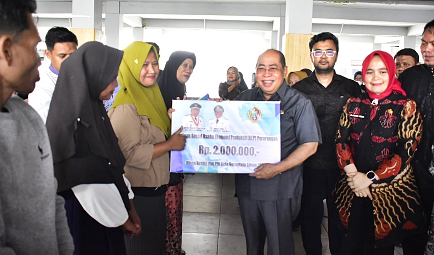 Pemkot Salurkan UEP For 200 Pelaku Usaha, Adhan_ Manfaatkan dengan Baik