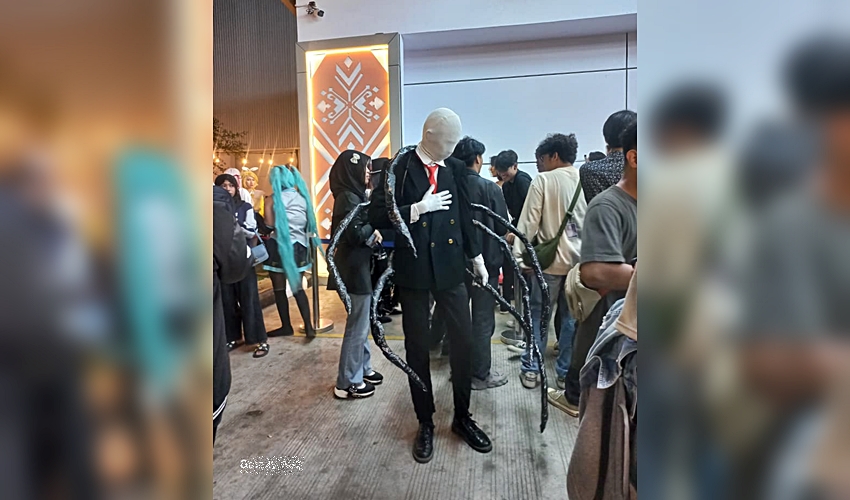 Cosplay anime pada penutupan Food Festival Kuliner Indogrosir Gorontalo. (Foto: Lika Anda Rista/Mahasiswa magang UNG)