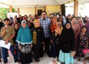 Wagub Idah Salurkan Bantuan Pangan ke 1.001 KPM di Kota Gorontalo