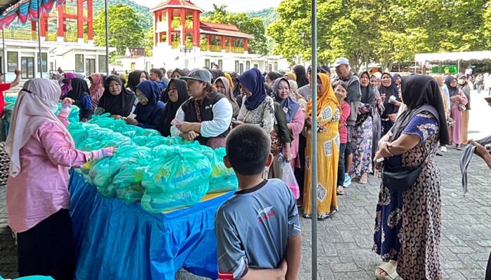 Warga Antusias Belanja di Pasar Murah Bersubsidi Pemkot Gorontalo