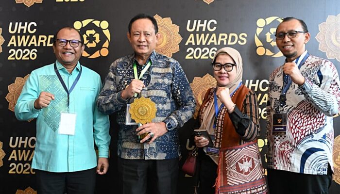 Gorontalo Peringkat Tiga Nasional UHC Award, Gusnar-Idah Kembali Harumkan Nama Daerah