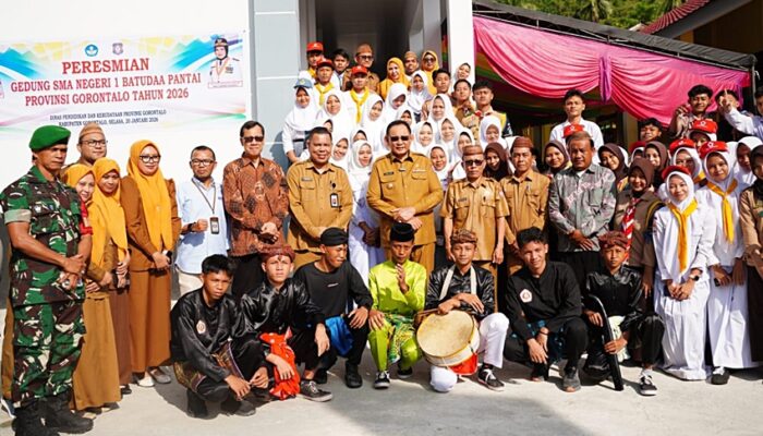 Kembali ke Desa, Gubernur Gusnar Bawa Rp 3,1 Miliar untuk Sektor Pendidikan