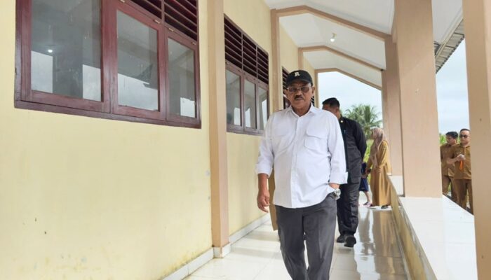Bupati Boalemo Rum Pagau Tinjau Kondisi Bangunan SMPN 3 Mananggu