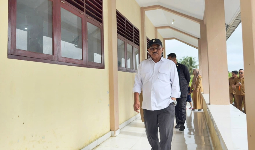 Bupati Boalemo Rum Pagau Tinjau Kondisi Bangunan SMPN 3 Mananggu
