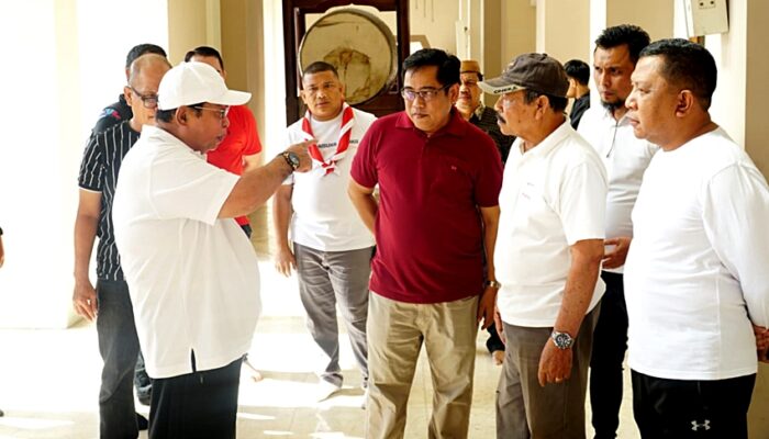 ASN Pemkot Kerja Bakti di Masjid Agung Baiturrahim, Warga Sambut Positif