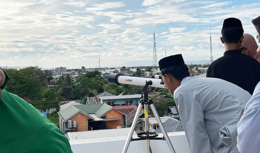 Pemantauan rukyatul hilal yang dipusatkan di kampus IAIN Sultan Amai Gorontalo, Selasa (17/2/2026) sore. (Foto: Nur Awalia/Mahasiswa magang UNG)