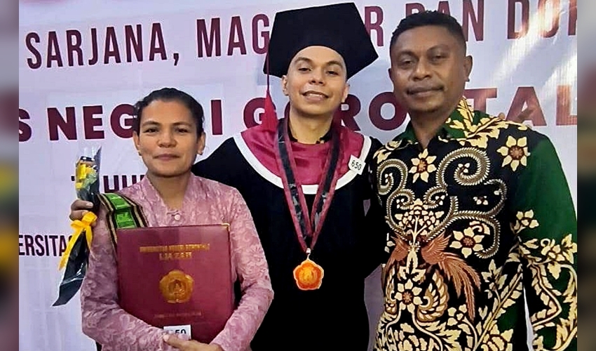 Kisah Haru Wisuda UNG_ Mahasiswa Timor Leste Raih Amd Farmasi, Dapat Janji Lanjut Hingga Profesi Apoteker