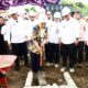 Wagub Gorontalo, Idah Syahidah Rusli Habibie saat meletakkan batu pertama pada Ground Breaking program hilirisasi pengembangan industri ayam terintegrasi nasional di Kabupaten Gorontalo Utara, tepatnya di Desa Tolongio, Kecamatan Anggrek, Jumat (6/2/2026).