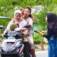 Karang Taruna Meyambanga Timur Berbagi Takjil untuk Pengendara