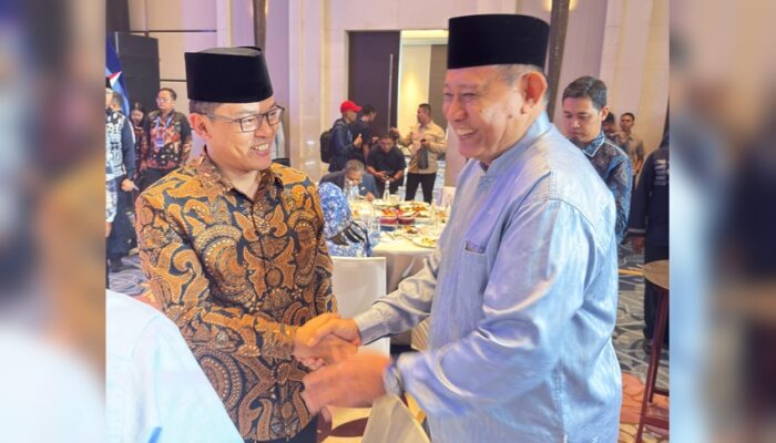 Ketemu di Buka Puasa Demokrat, Sekjen Gerindra dan Gubernur Gusnar Bahas Isu Strategis