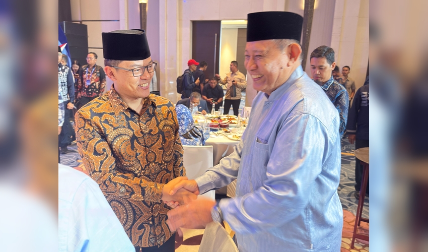 Ketemu di Buka Puasa Demokrat, Sekjen Gerindra dan Gubernur Gusnar Bahas Isu Strategis