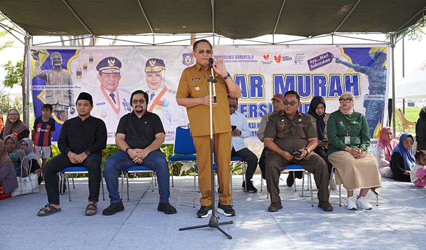 Pasar Murah Pemprov Diserbu Warga Heledulaa Utara